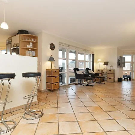 10 Person Holiday In Bl Vand Blåvand