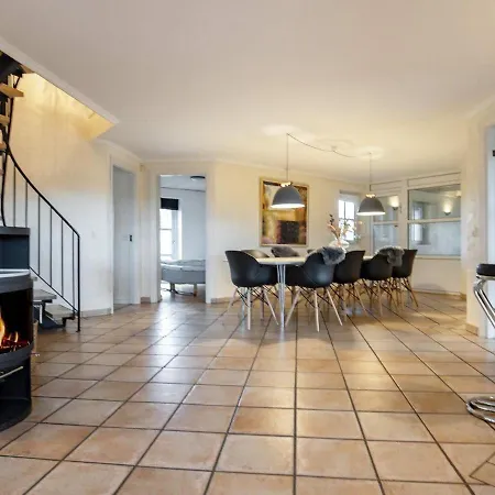 10 Person Holiday In Bl Vand *